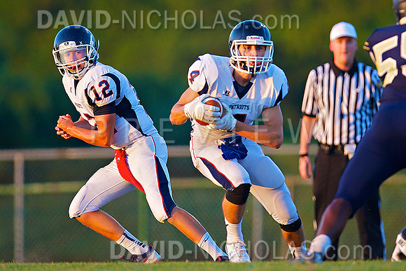 0021_CBE2016Football_vs_Cheltenham_1146