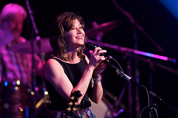 0005_AmyGrant_LackawannaCollege2013_2087