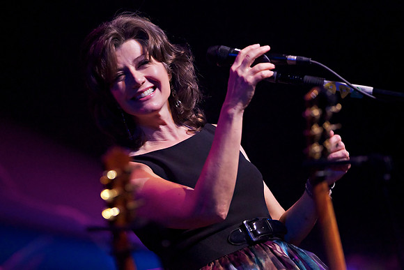 0006_AmyGrant_LackawannaCollege2013_2095