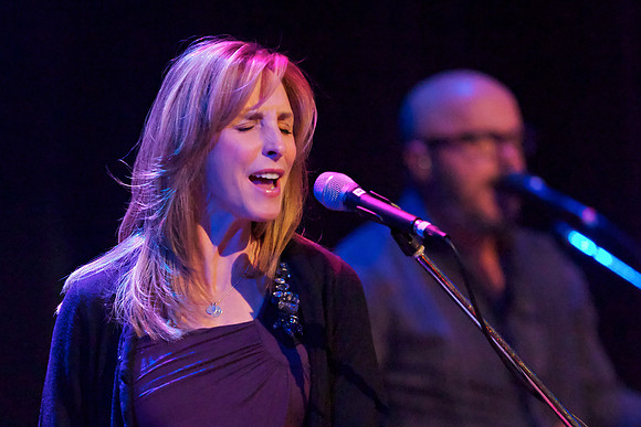 0010_AmyGrant_LackawannaCollege2013_2083