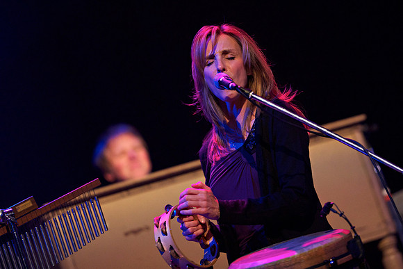 0012_AmyGrant_LackawannaCollege2013_1035