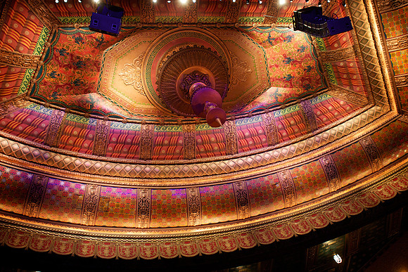 0002_AGMWS2011_BeaconTheatreNYC_1088