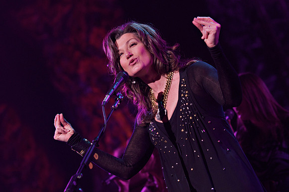 0020_AGMWS2011_BeaconTheatreNYC_1177