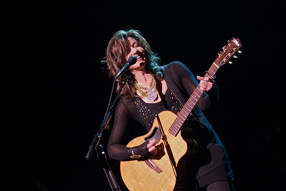 0004_AGMWS2011_BeaconTheatreNYC_1093